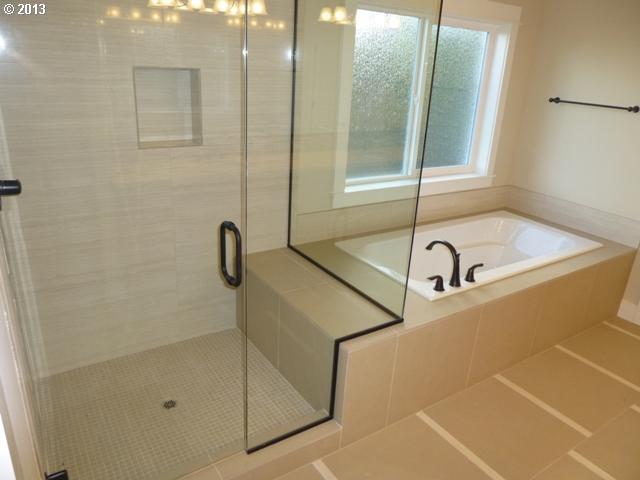 4141 Southwest Pendleton Street Portland, OR 97221 - Photo 12 of 16 Gallery Image 12