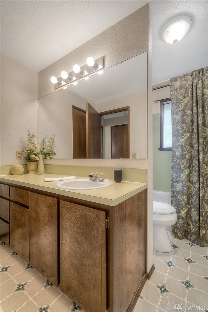 308 Southwest Langston Road Renton, WA 98057 - Photo 15 of 24