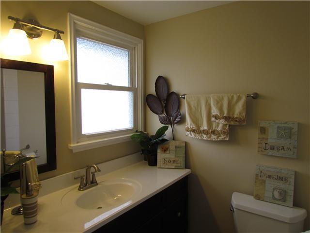 12226 Witt Road Poway, CA 92064 - Photo 7 of 10 Master bath with new vanity, lighting