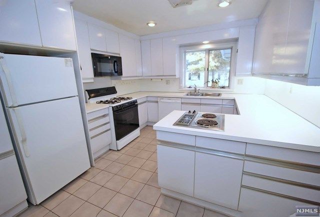 258 Chittenden Road Clifton, NJ 07013 - Photo 12 of 25 Gallery Image 12