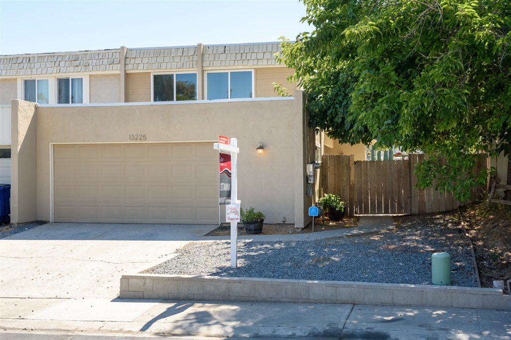 13225 Saddle Ridge Road Lakeside, CA 92040 - Photo 2 of 25 Gallery Image 2