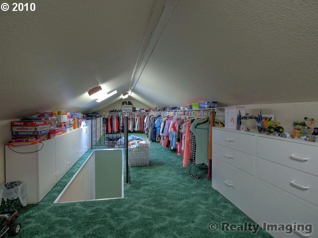 133 Southeast Hogan Road Gresham, OR 97080 - Photo 9 of 11 Gallery Image 9