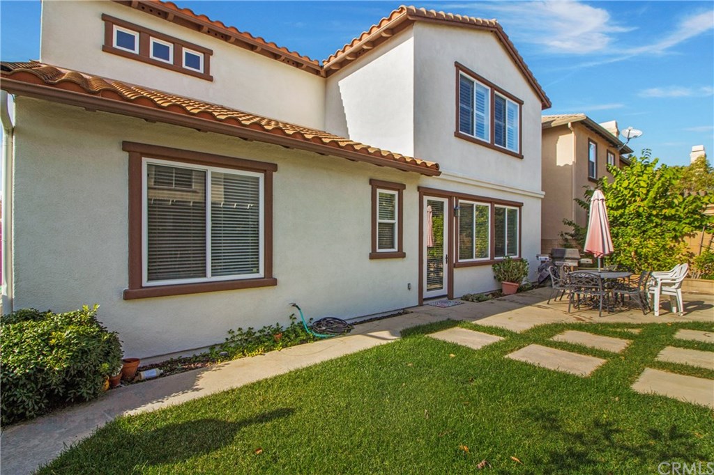 2708 Hibiscus Costa Mesa, CA 92626 - Photo 11 of 24 Inner tract peaceful backyard