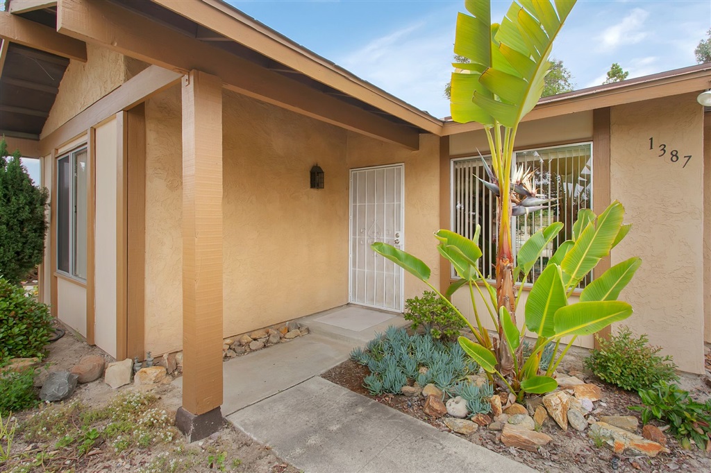 1387 Peacock Boulevard Oceanside, CA 92056 - Photo 2 of 15