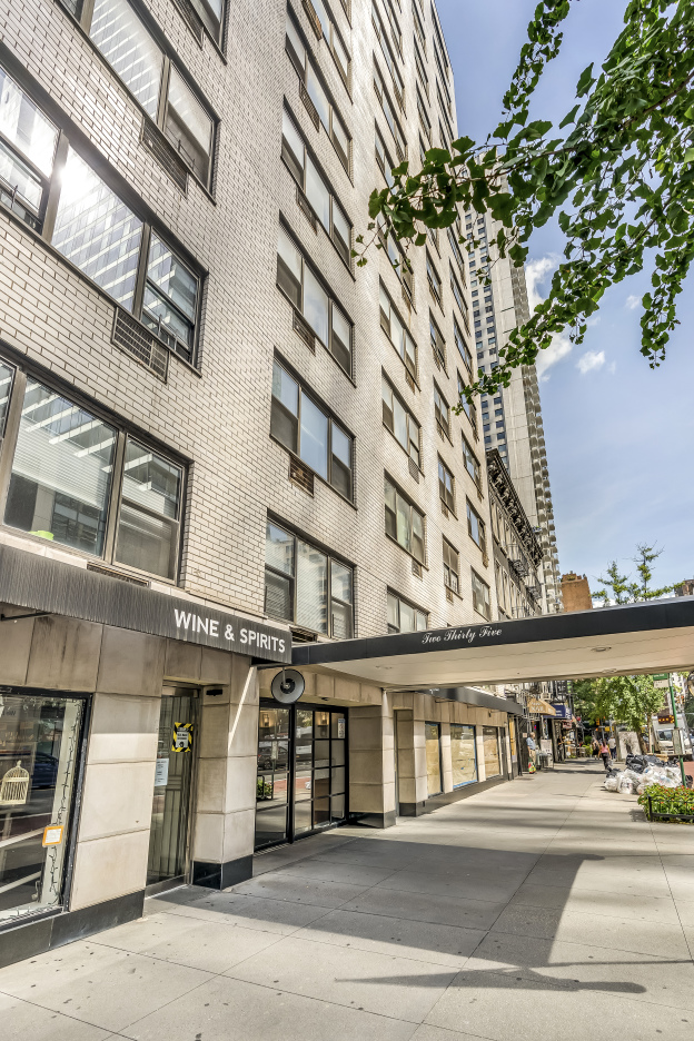 235 E 57th St, Manhattan, NY 10022 - Photo 4 of 5