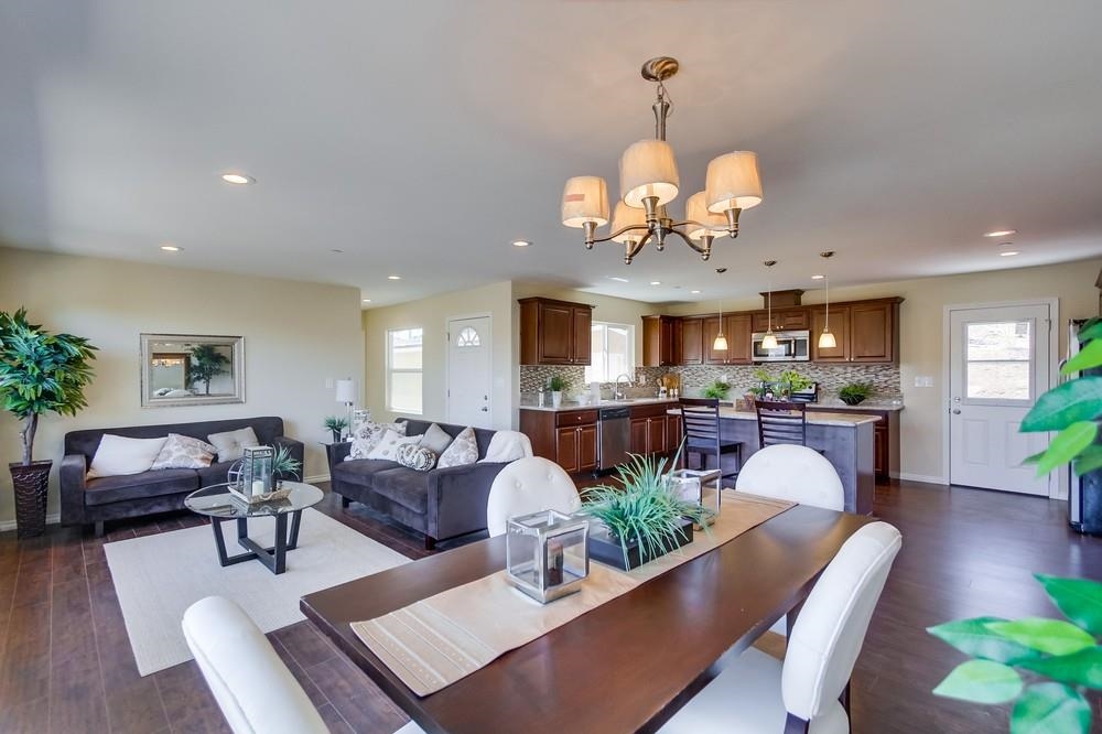 2367 Primrose Avenue Vista, CA 92083 - Photo 2 of 25