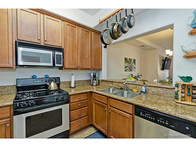 366 Forward Street, Unit E La Jolla, CA 92037 - Photo 9 of 23 Pass through serving window and breakfast bar