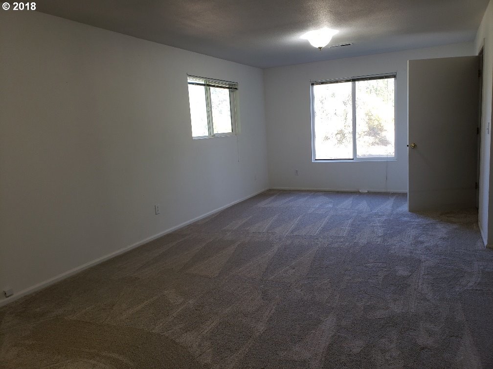 4173 Canyonville-Riddle Road Riddle, OR 97469 - Photo 8 of 28