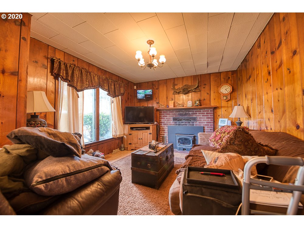 64388 Roy Road Coos Bay, OR 97420 - Photo 11 of 25 Gallery Image 11