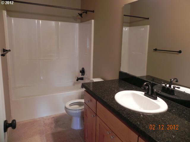 426 Northeast 141st Place Portland, OR 97230 - Photo 11 of 15