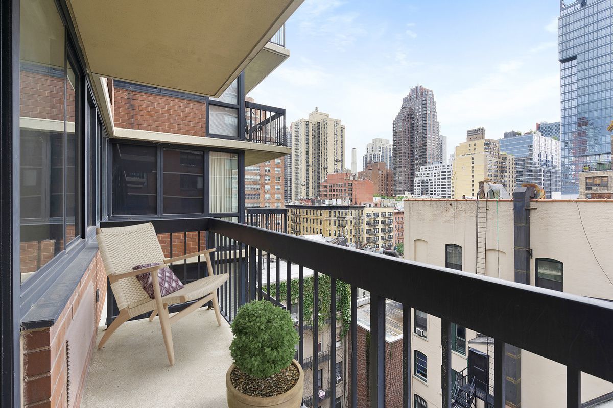 330 East 75th Street, Unit 8E Manhattan, NY 10021 - Photo 6 of 7