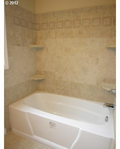 9205 Southwest Jamieson Road Beaverton, OR 97005 - Photo 12 of 16 Gallery Image 12