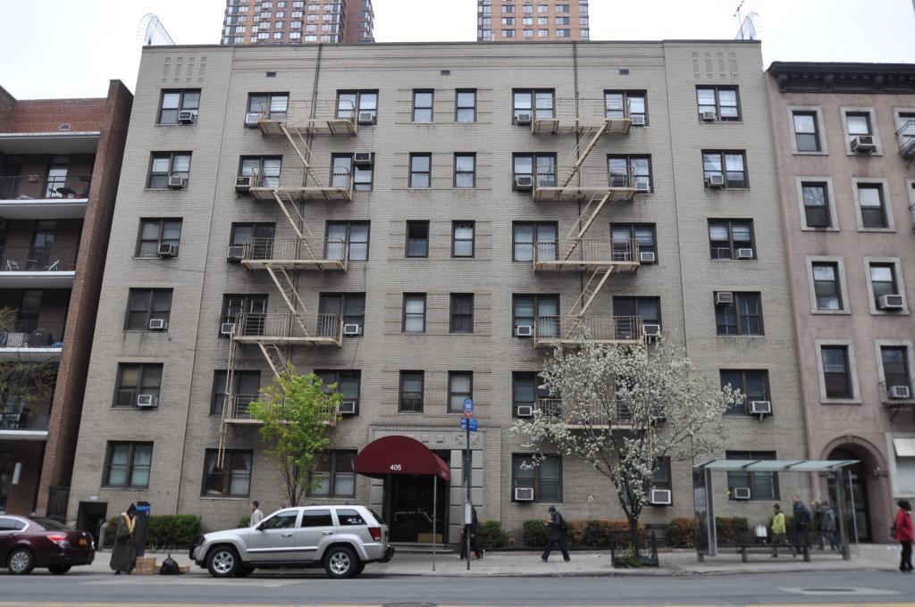 405 W 57th St, Manhattan, NY 10019 - Photo 1 of 2