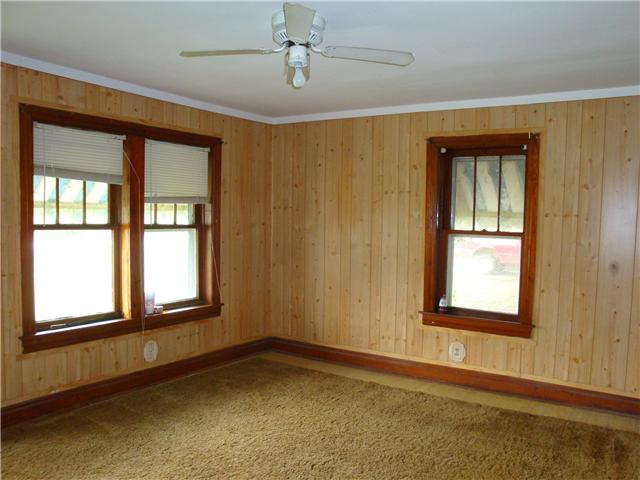7833 Mt Joy Road Mount Pleasant, TN 38474 - Photo 5 of 30 Front Living Room