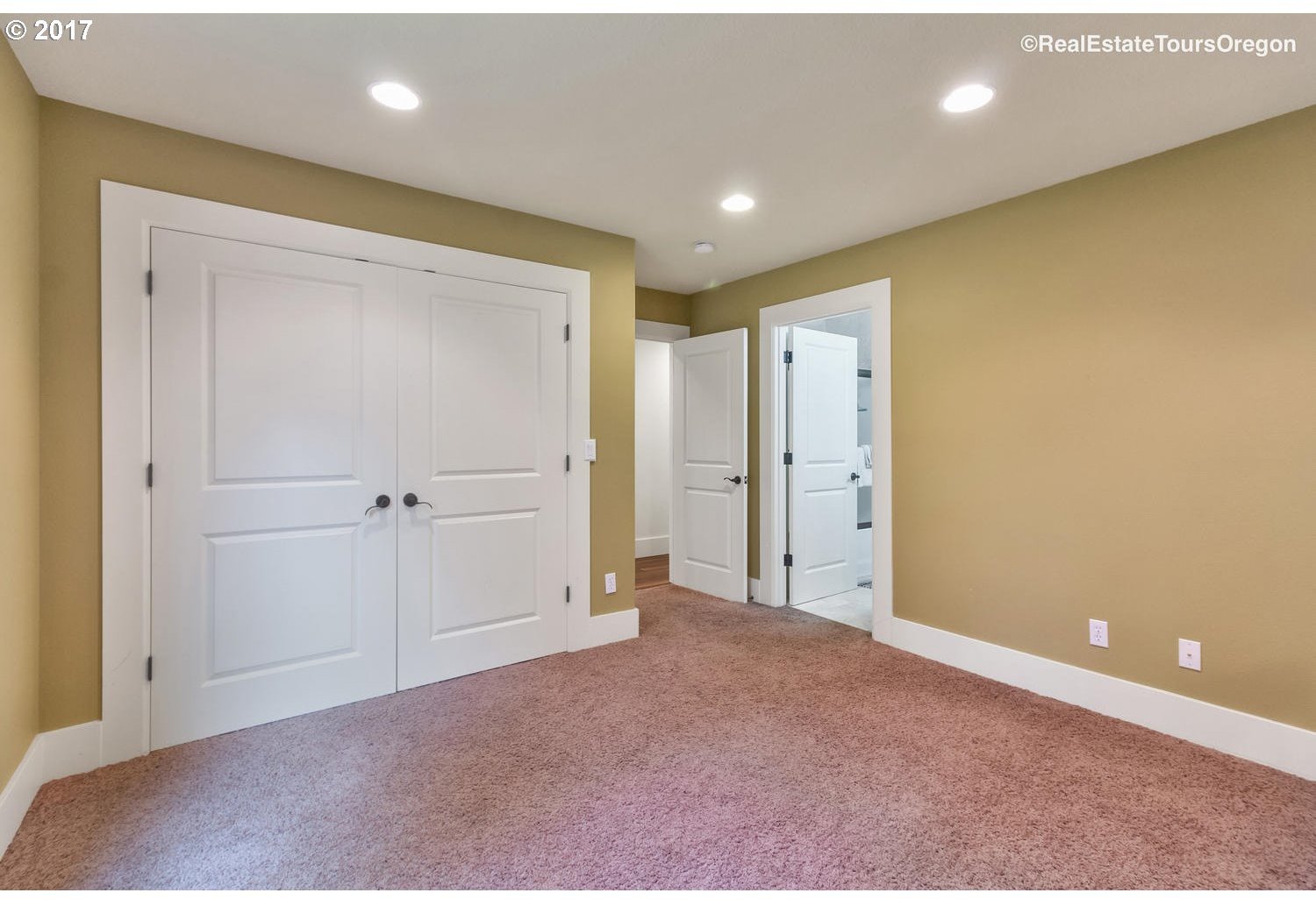 2645 Southwest Maple Lane Portland, OR 97225 - Photo 20 of 32 Gallery Image 20