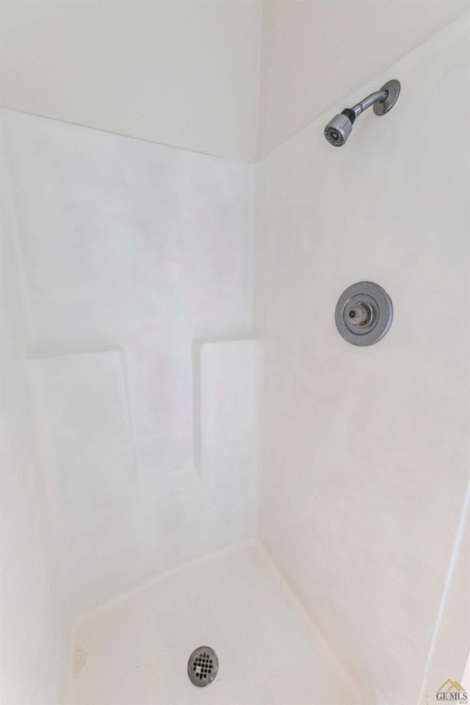 710 McKee Road Bakersfield, CA 93307 - Photo 17 of 40 Gallery Image 17
