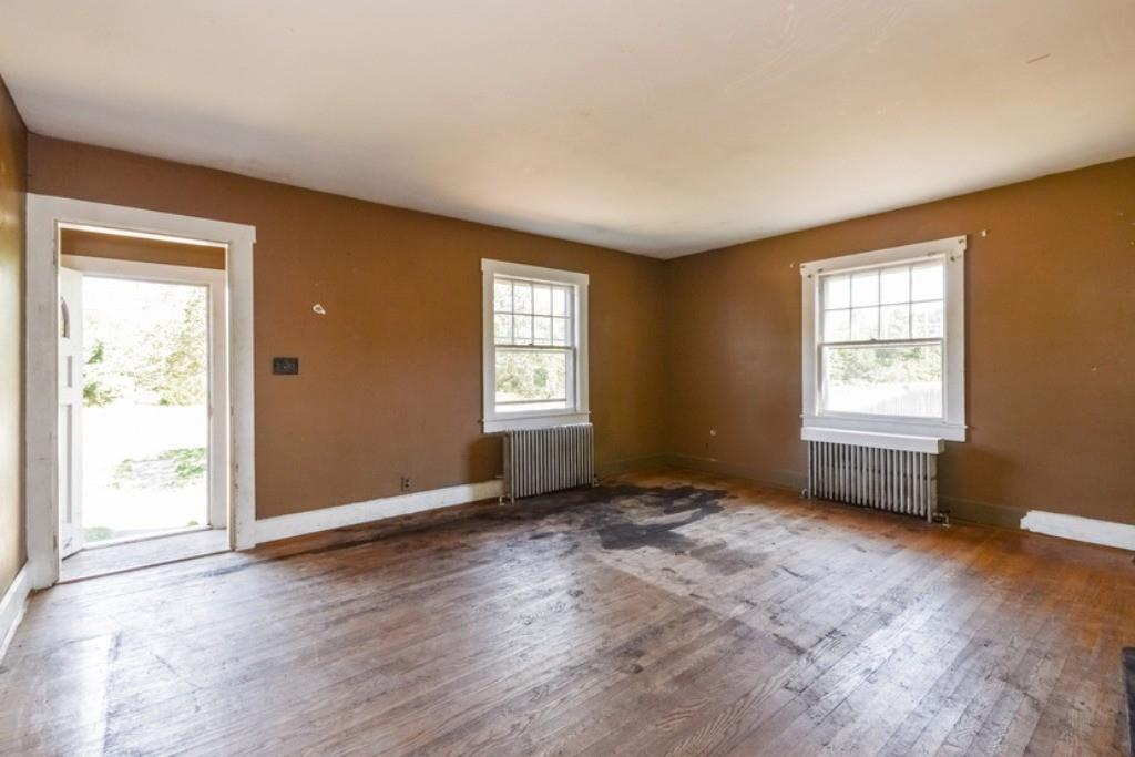 132 Middleboro Road Freetown, MA 02717 - Photo 9 of 18