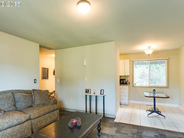 5901 Southeast Jenne Road Portland, OR 97236 - Photo 4 of 9