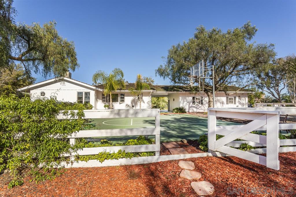 3402 Calle Margarita Encinitas, CA 92024 - Photo 8 of 20