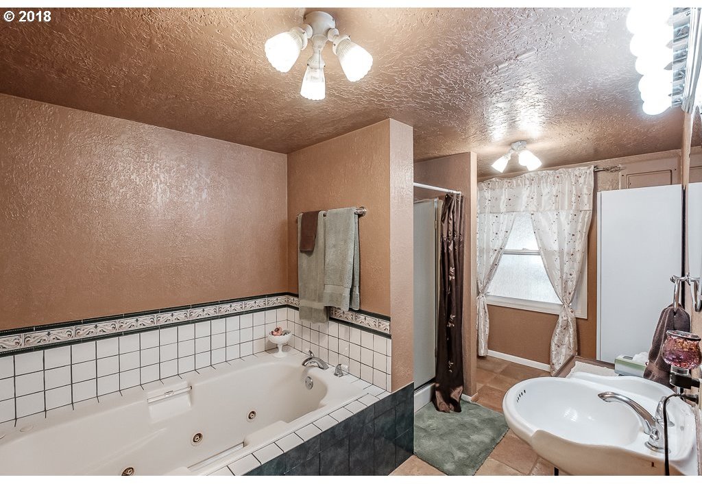 26167 Taylor Park Road Southeast Lyons, OR 97358 - Photo 6 of 28 Gallery Image 6