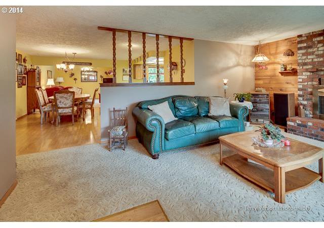2235 Southeast Barnes Road Gresham, OR 97080 - Photo 4 of 16 Gallery Image 4
