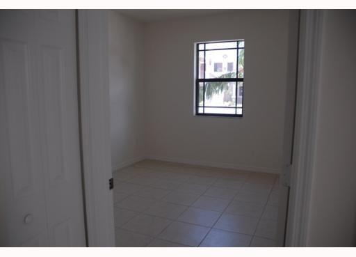 3585 Northeast 5th Street, Unit 101 Homestead, FL 33033 - Photo 7 of 15