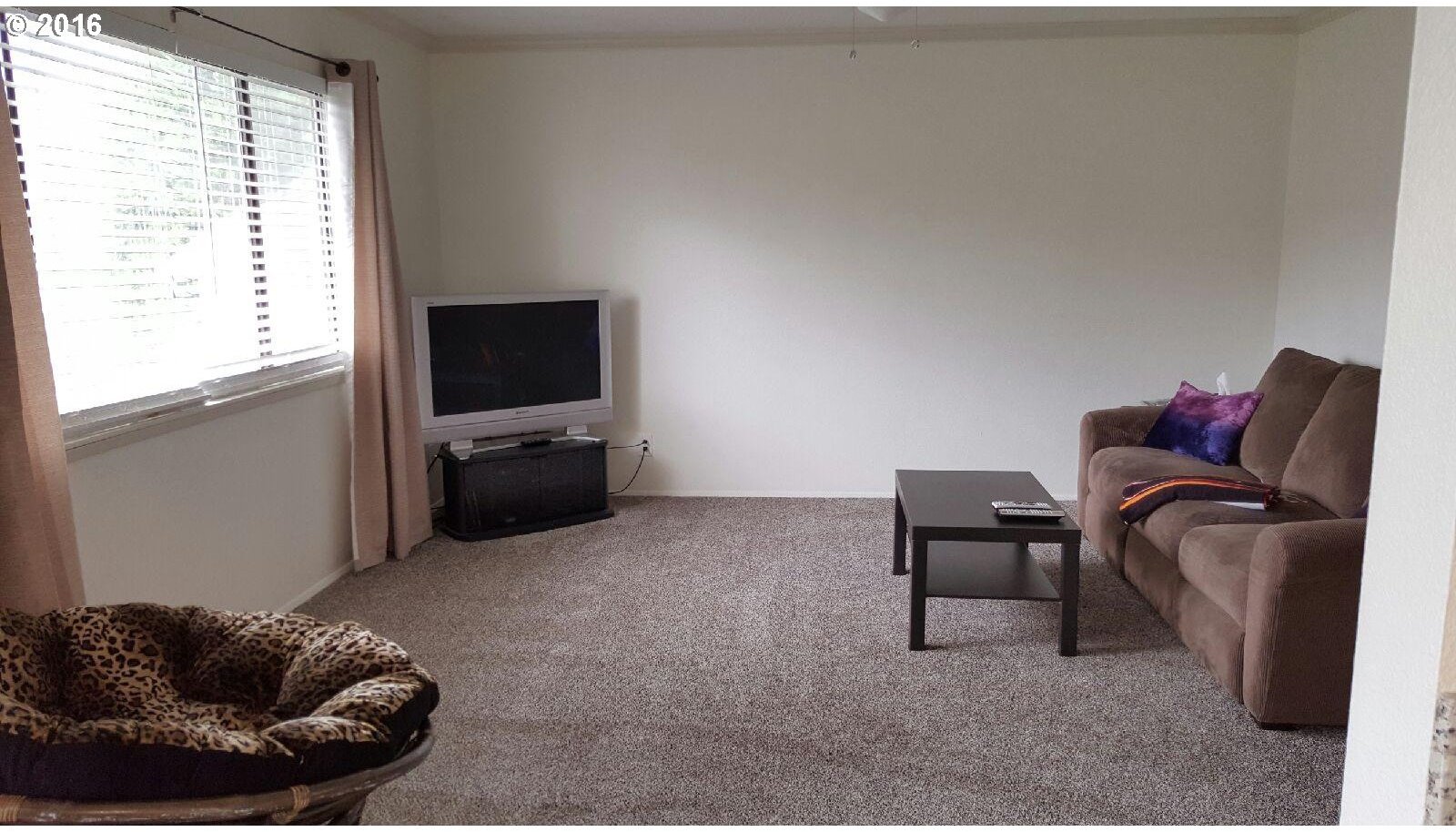 12510 Southeast Stark Street Portland, OR 97233 - Photo 14 of 20
