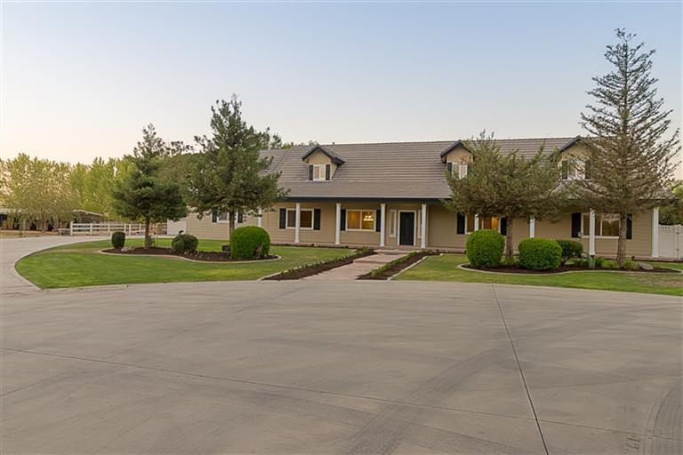 19481 Padron Court Bakersfield, CA 93314 - Photo 1 of 20