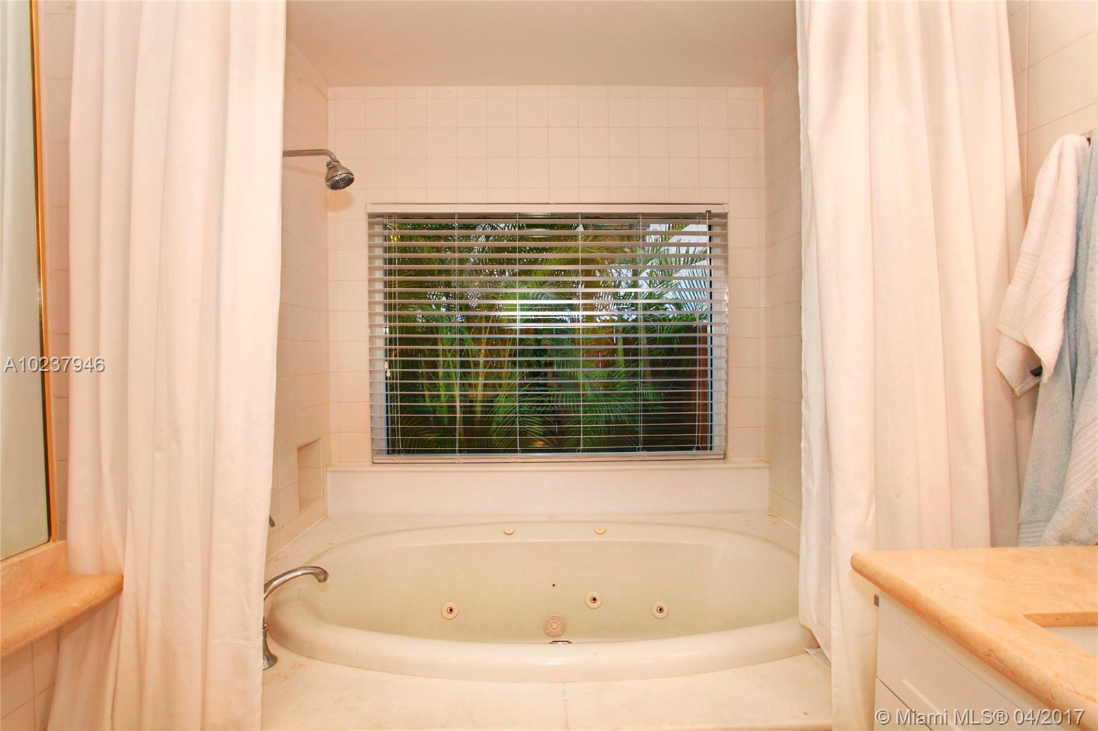 335 Woodcrest Road Key Biscayne, FL 33149 - Photo 15 of 28