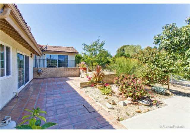 5011 Sleeping Indian Road Fallbrook, CA 92028 - Photo 3 of 15