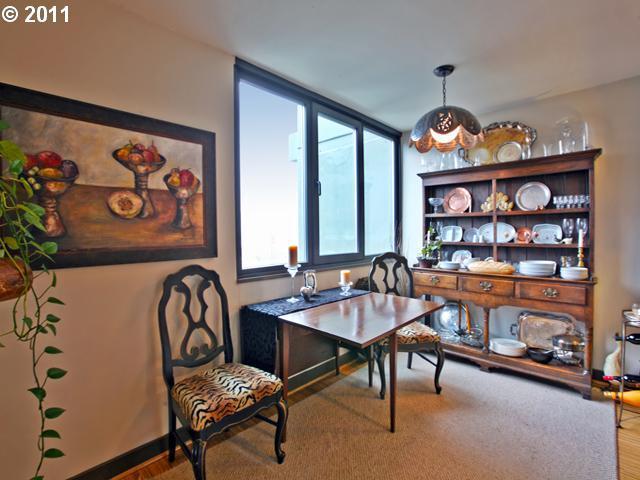 111 Southwest Harrison Street, Unit 17D Portland, OR 97201 - Photo 4 of 16