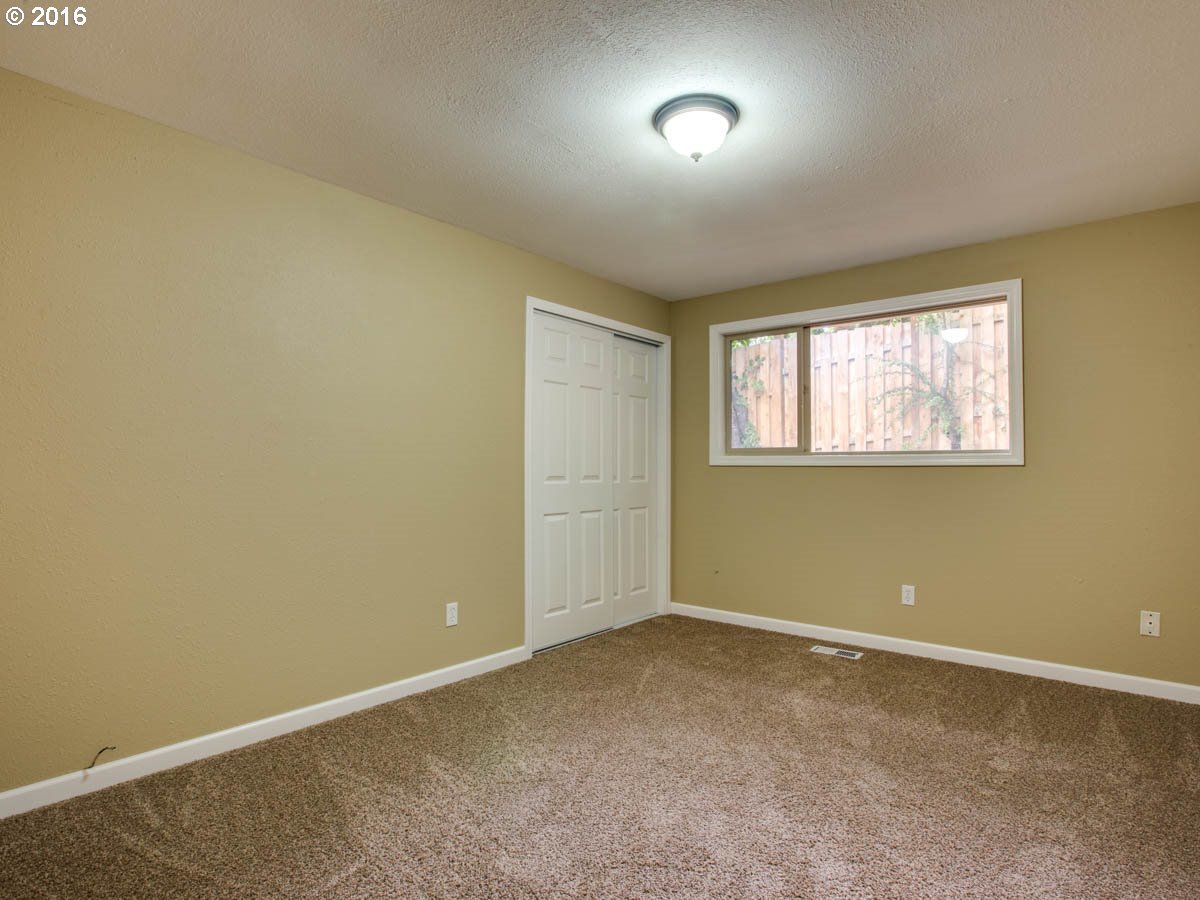 3621 Southwest Spring Garden Street Portland, OR 97219 - Photo 2 of 23 Gallery Image 2