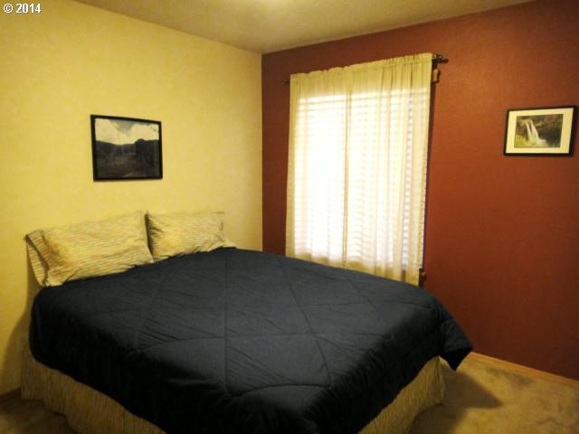 12739 Southwest Lesser Road Portland, OR 97219 - Photo 10 of 16 Gallery Image 10