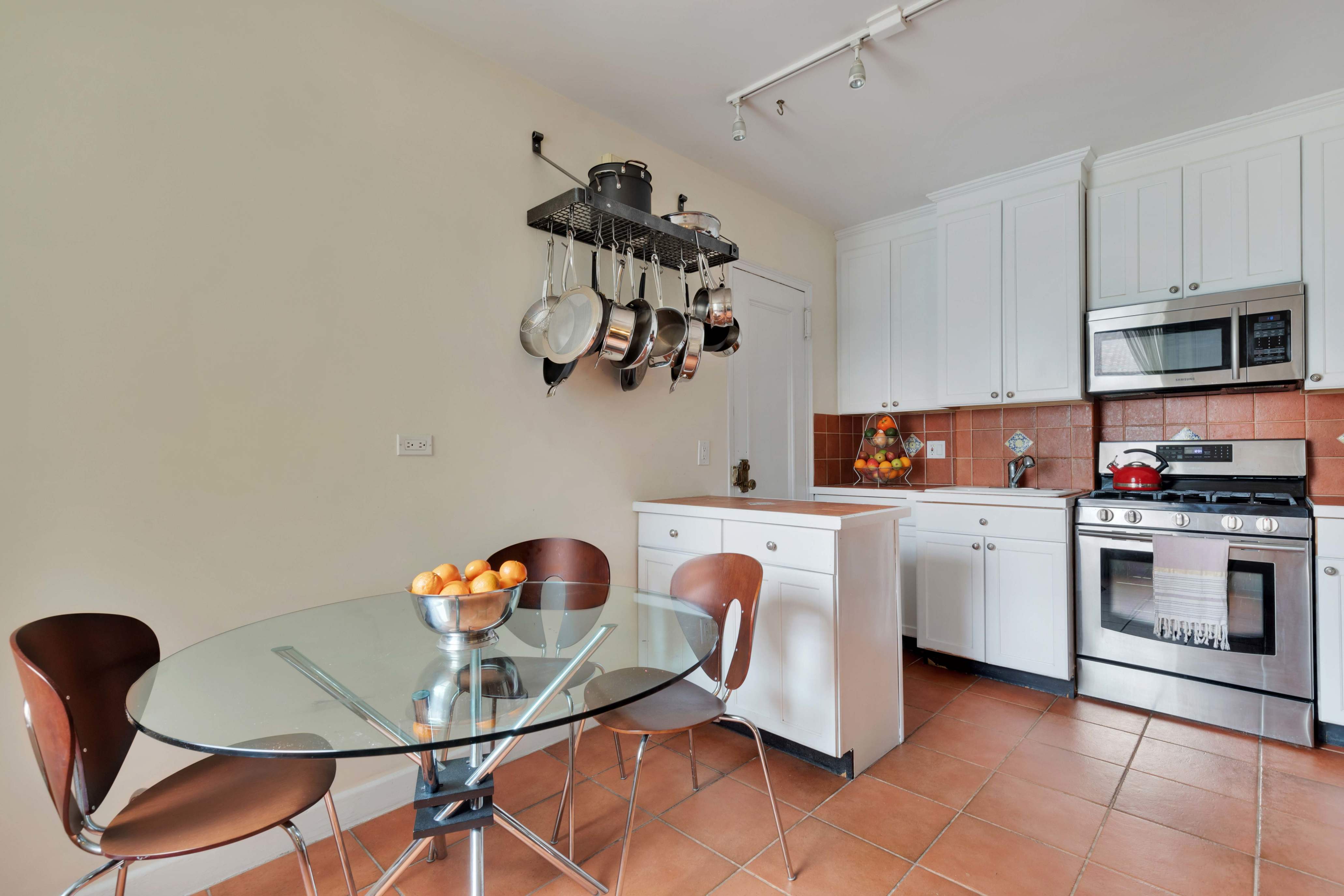 175 West 73rd Street, Unit 11C Manhattan, NY 10023 - Photo 3 of 6