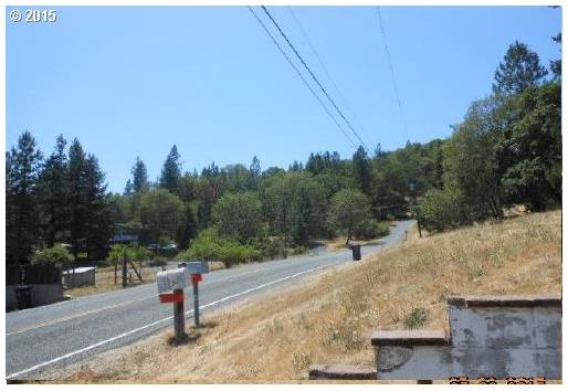 408 Crestview Loop Grants Pass, OR 97527 - Photo 5 of 16 Gallery Image 5