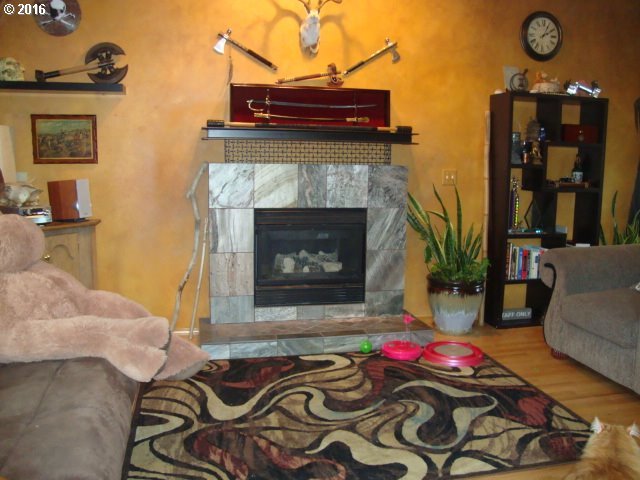 9936 North Decatur Street Portland, OR 97203 - Photo 4 of 20 Gallery Image 4