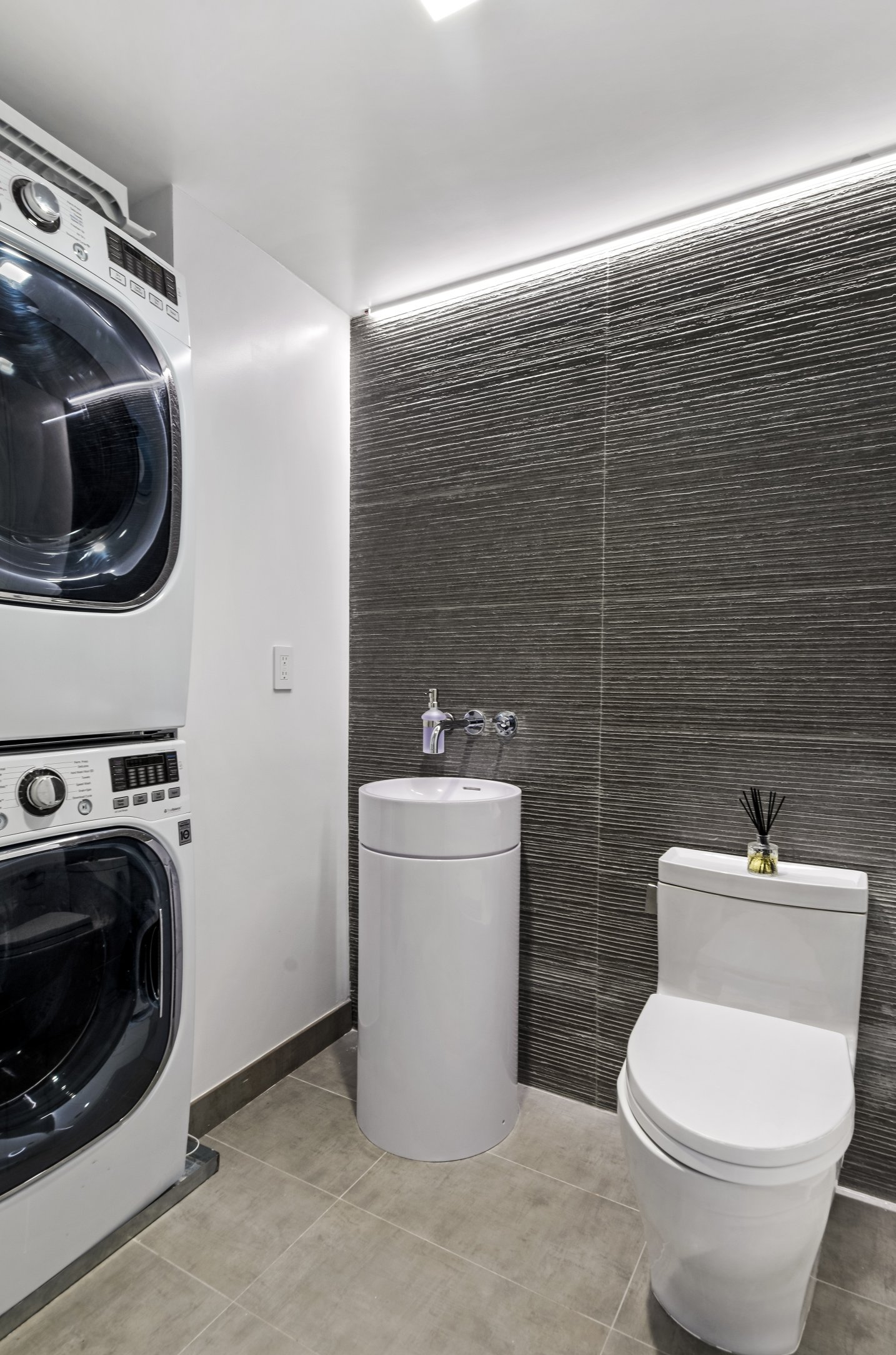 360 East 88th Street, Unit 28C Manhattan, NY 10128 - Photo 8 of 12