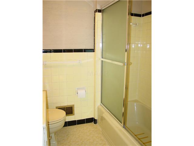 327 Chuckwood Road Memphis, TN 38117 - Photo 8 of 12 The vintage Master Bath in perfect shape!