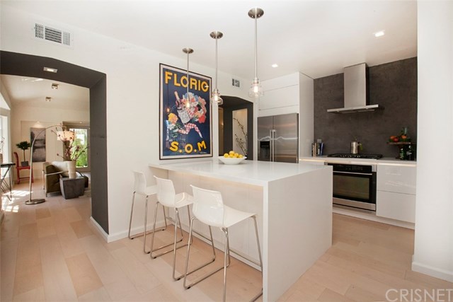 665 Deodara Drive Altadena, CA 91001 - Photo 11 of 33