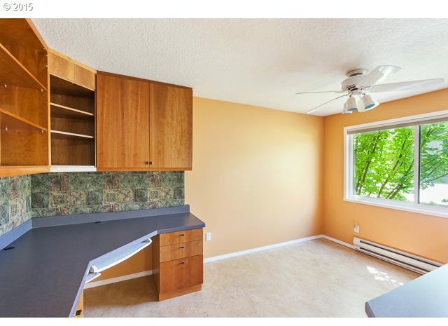 5606 South Riverside Lane, Unit 5 Portland, OR 97239 - Photo 13 of 16 Gallery Image 13