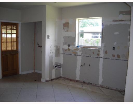 9601 Holiday Road Cutler Bay, FL 33157 - Photo 2 of 6