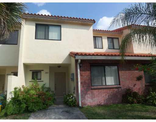 3811 Simms Street, Unit 3811 Hollywood, FL 33021 - Photo 1 of 6