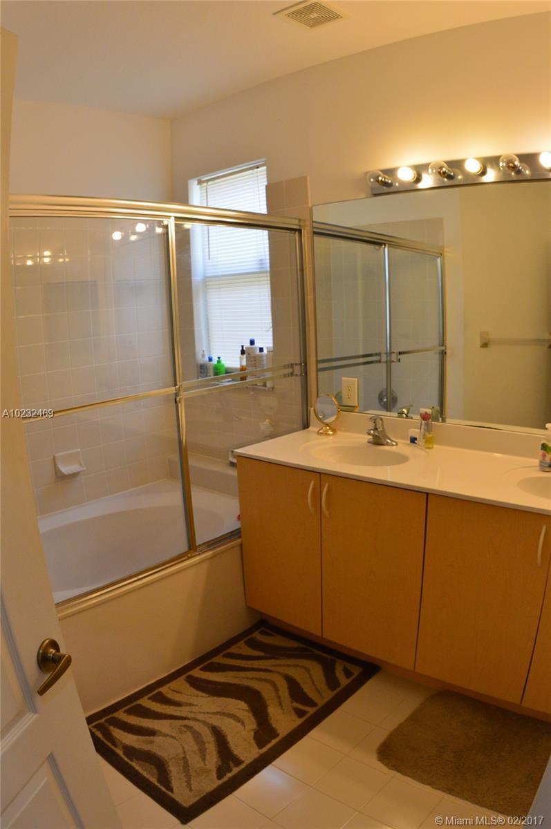 1056 Northeast 40th Road Homestead, FL 33033 - Photo 21 of 31