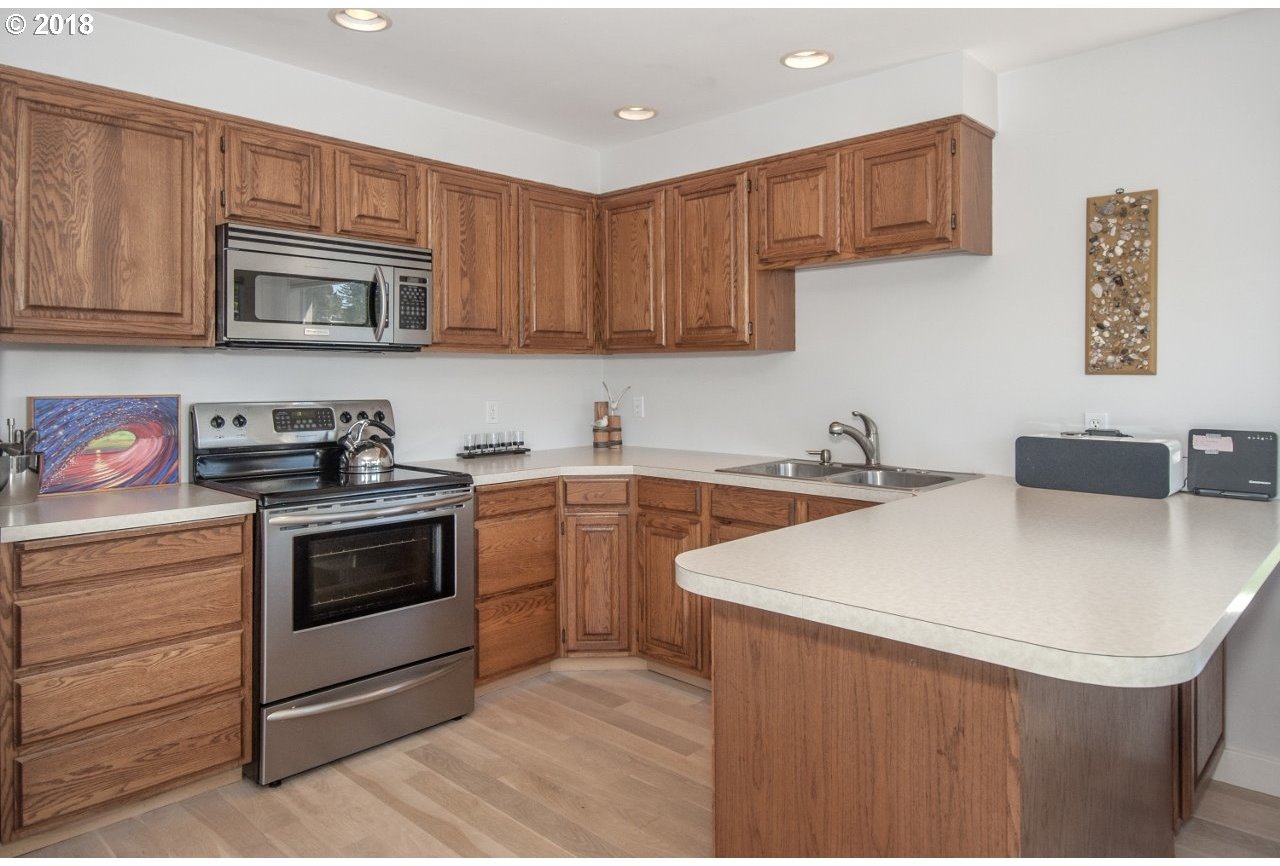 3453 Northeast Johns Loop Neotsu, OR 97364 - Photo 11 of 31 Gallery Image 11