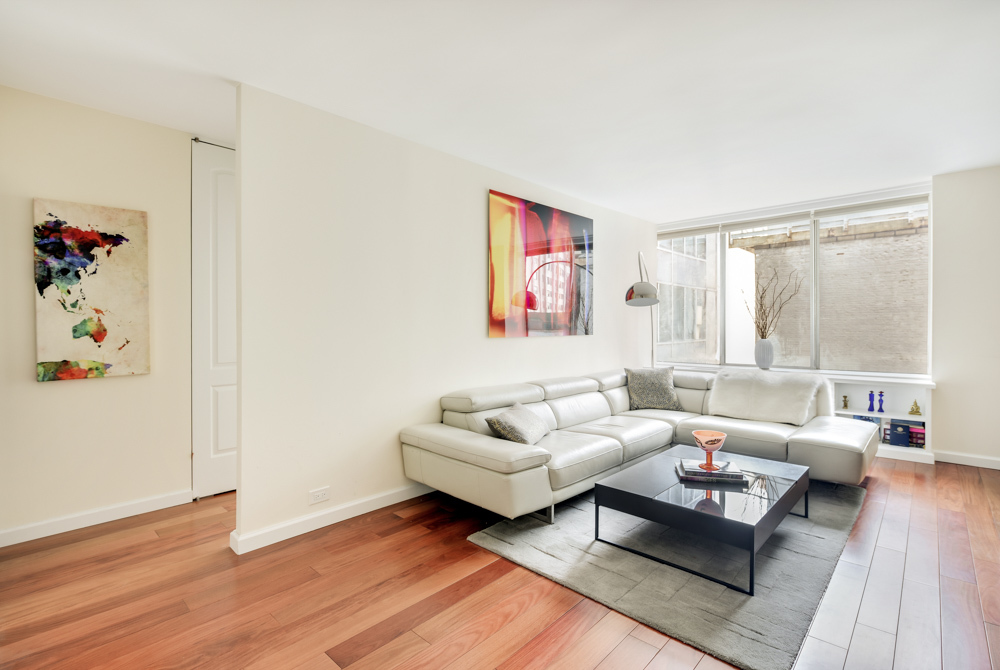 61 West 62nd Street, Unit 16A Manhattan, NY 10023 - Photo 2 of 4