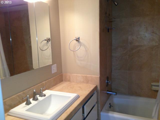 7975 Southwest Laurel Street Portland, OR 97225 - Photo 7 of 8 Gallery Image 7