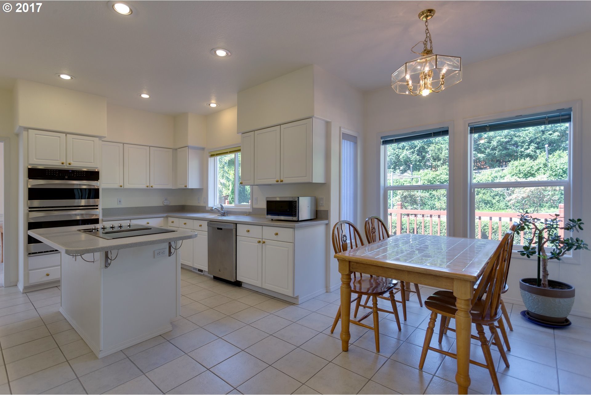 8427 Southwest Chevy Place Beaverton, OR 97008 - Photo 8 of 19 Gallery Image 8