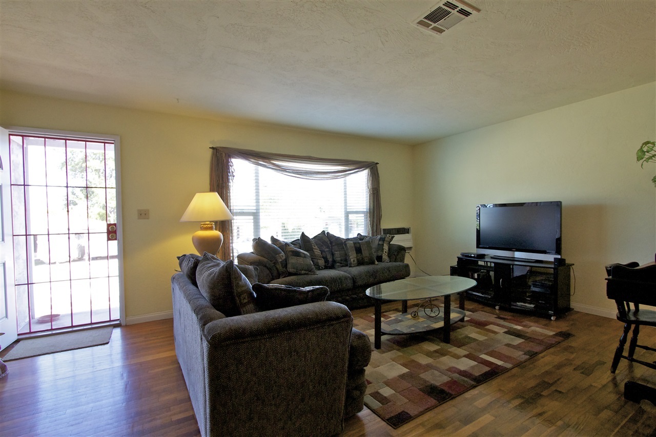 354 El Monte Road El Cajon, CA 92020 - Photo 11 of 25 Original hardwood floors throughout