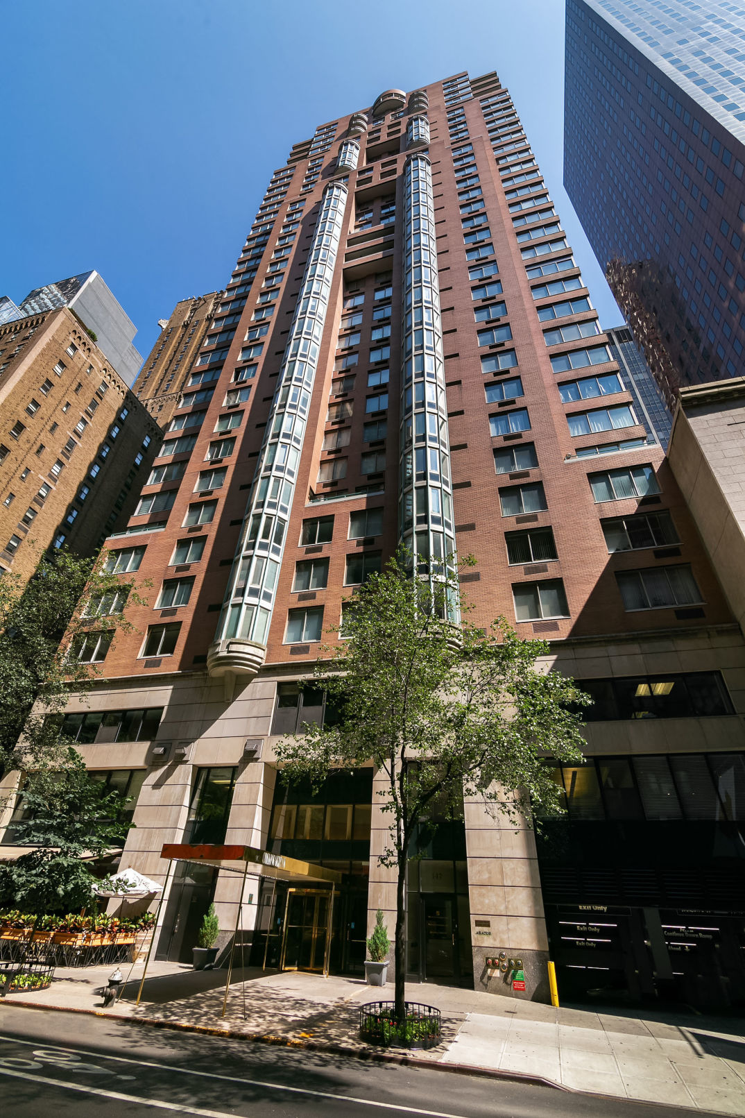 145 E 48th Street, Unit 28C Manhattan, NY 10017 - Photo 5 of 6