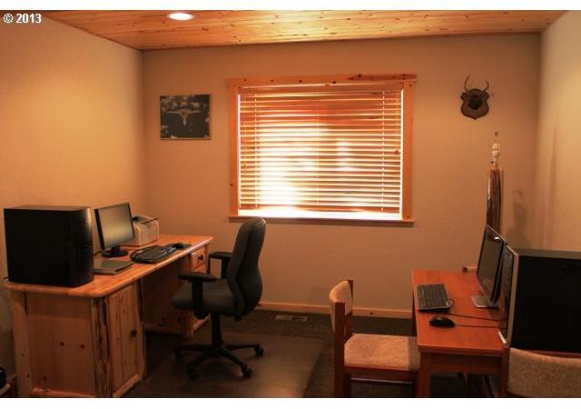 10479 Ridgeview Road Prineville, OR 97754 - Photo 8 of 16 Gallery Image 8